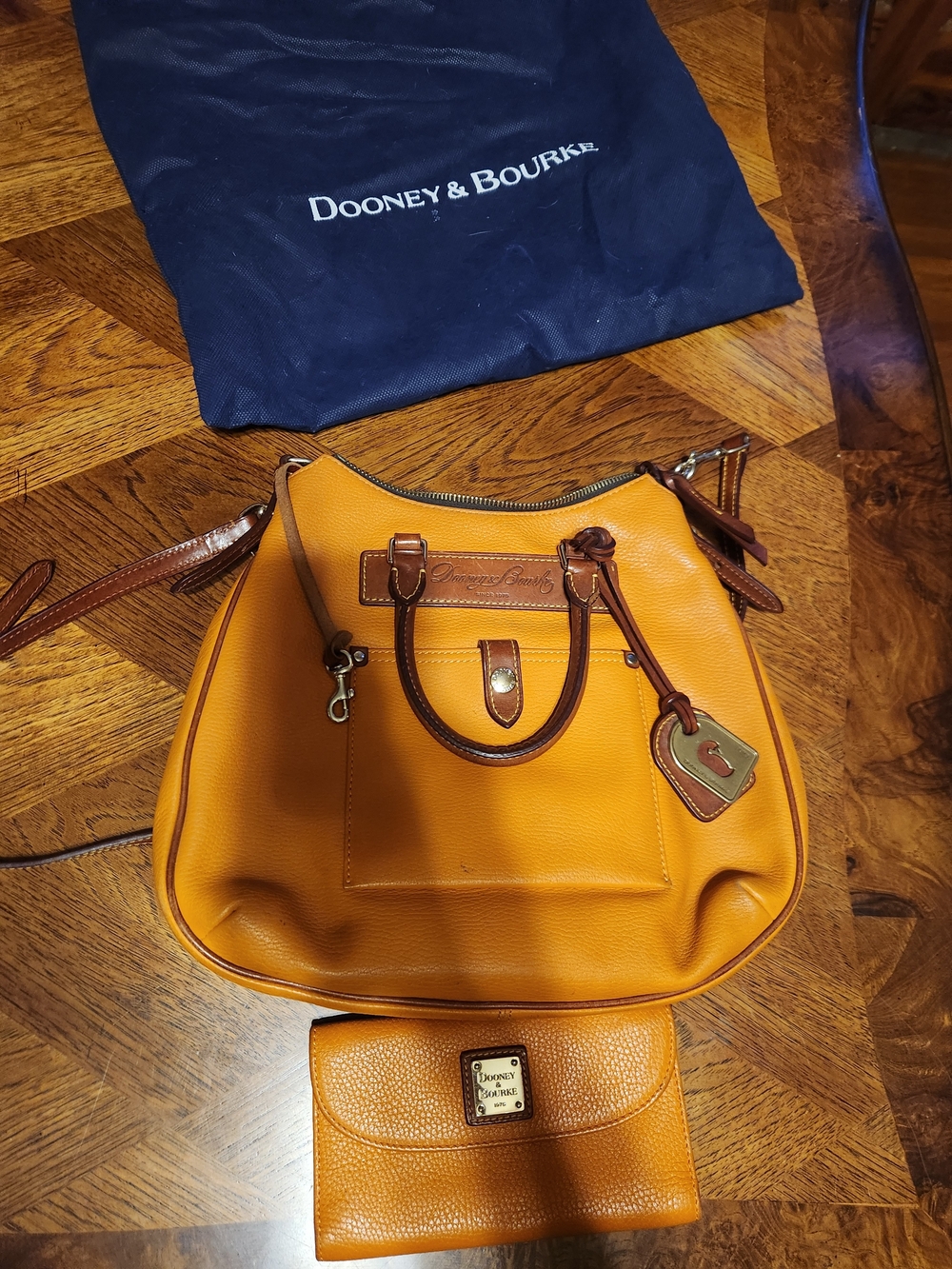 Dooney & Bourke Purse And Wallet